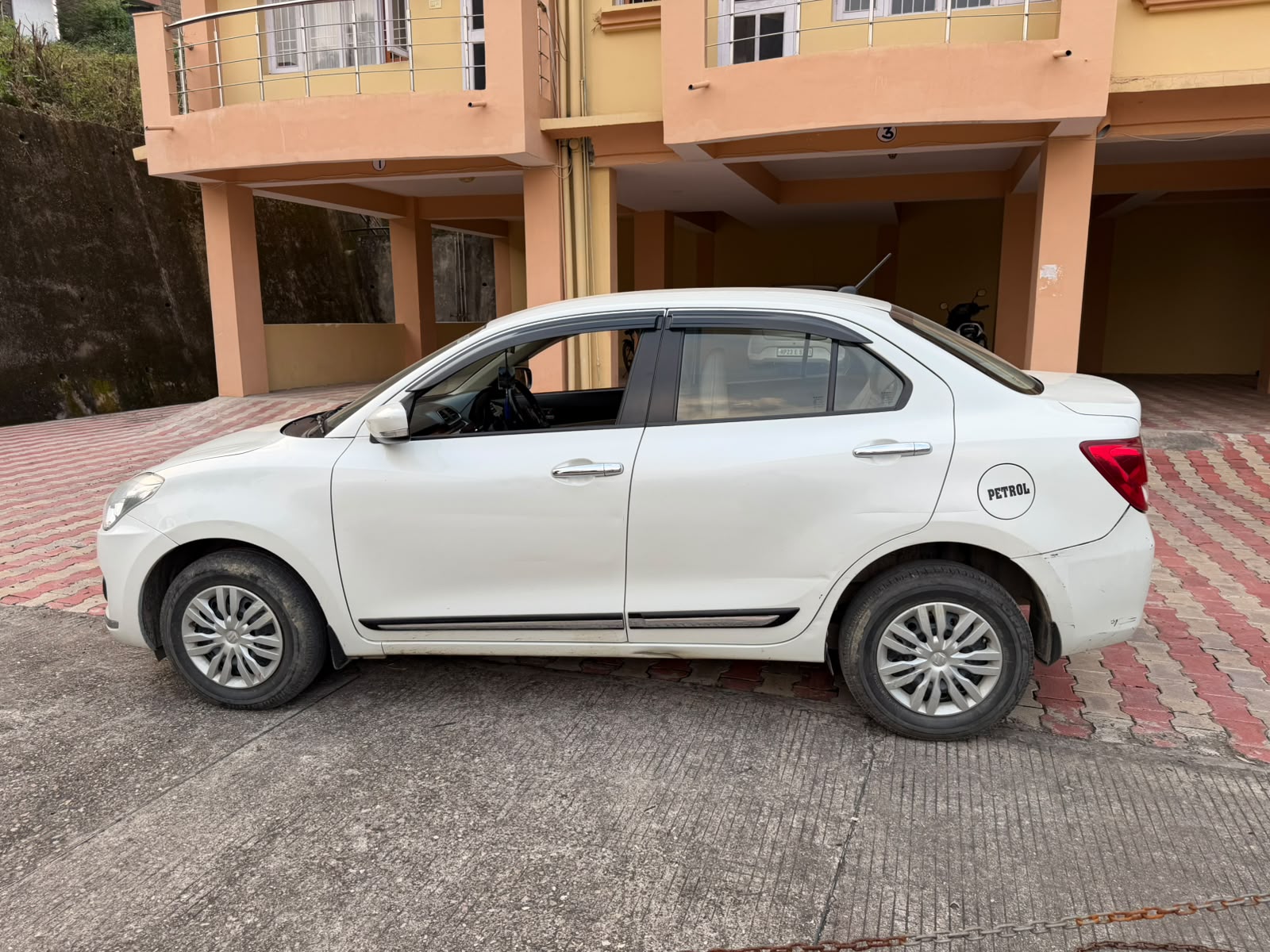 2020 Maruti Suzuki Dzire VXi Compact sedan 168343 km 6 years for sale in HAMIRPUR Hamirpur — photo 4