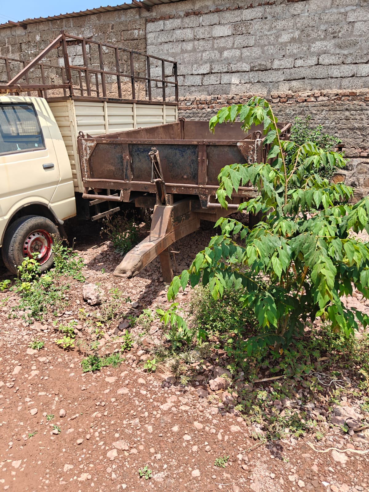 2004 Eicher 380 Prima G3 Tractor 87452 km 22 years for sale in M/s Babajan Parking Yard Near B K College Ankali Road Chikodi - 591201 Chikodi — photo 3
