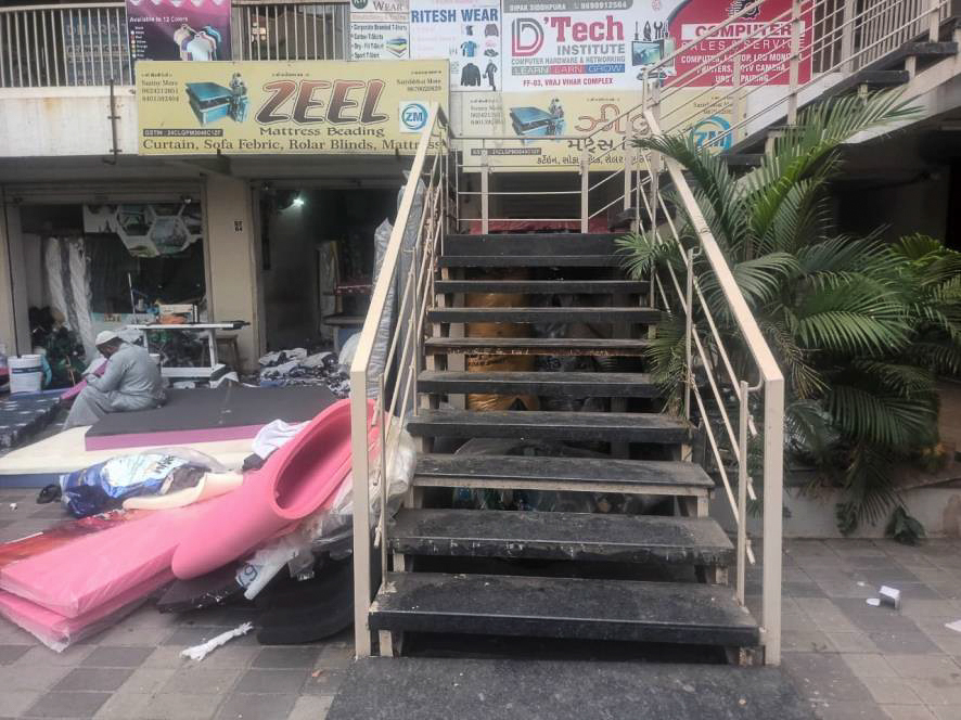 654 square feet Shops for sale in Urban Vadodara — photo 2