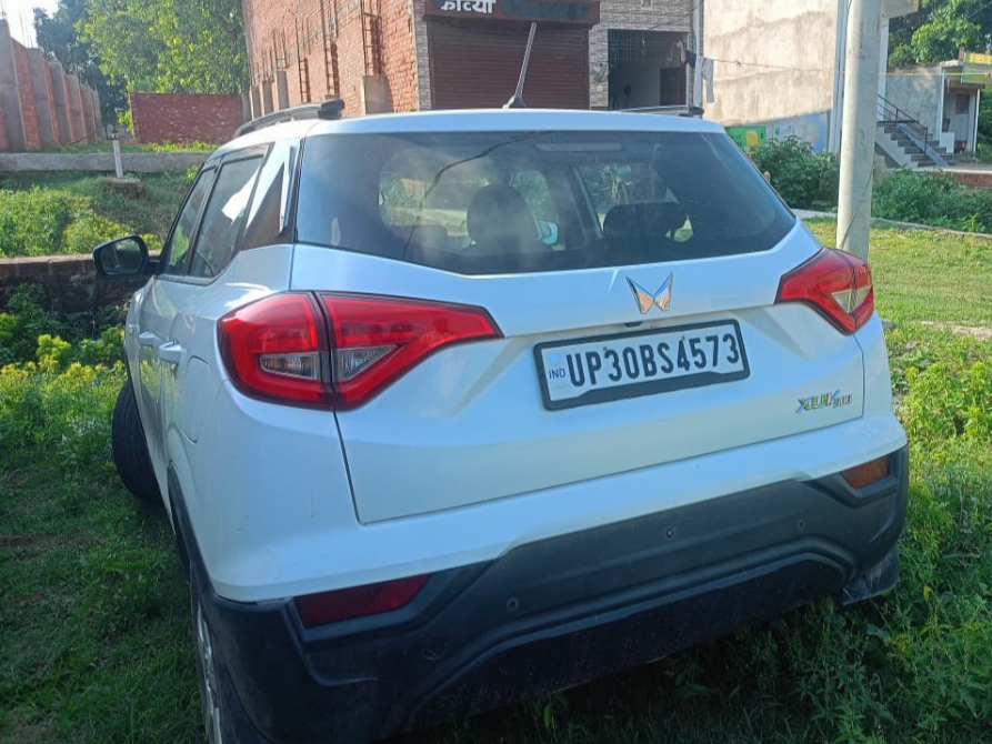2023 Mahindra XUV300 W4 Compact SUV 24200 km 3 years for sale in DILEEP CHAURASIYA Hardoi — photo 3