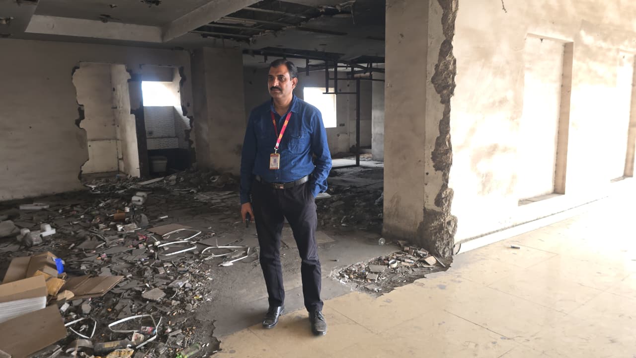 Shops for sale in ELA MALL SHOPPING COMPLEX PH NO 23 WARD 1 Jindal Industrial Park — photo 3