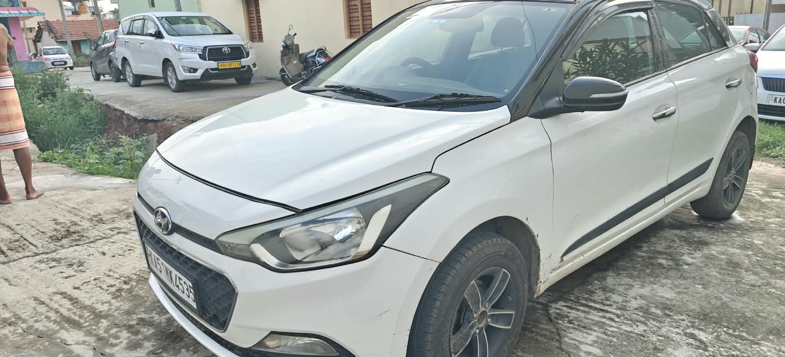 2017 Hyundai i20 Sportz 1.2 IVT Hatchback 84900 km 9 years for sale in Prakruthi finance yard kengeri Bengaluru — photo 1