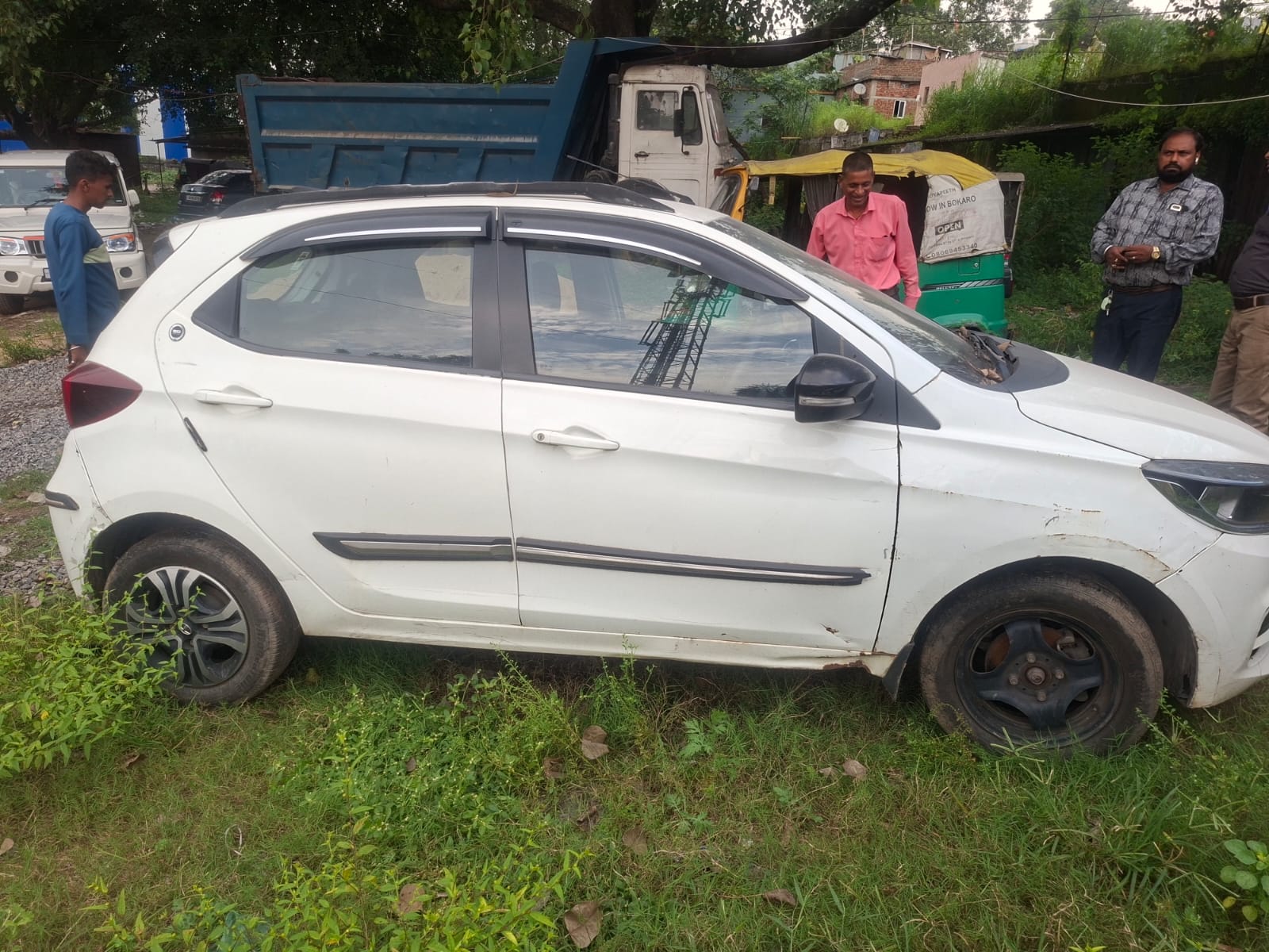 2023 Tata Tiago XT / XT(O) MT Hatchback 40000 km 3 years for sale in BIHAR RISK CONSULTENCY PVT LTD Bokaro Steel City — photo 3