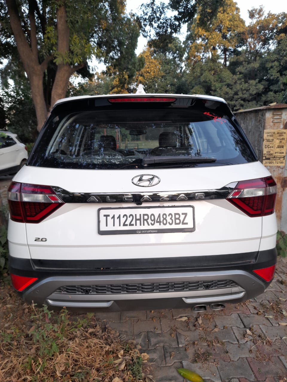2022 Hyundai Alcazar Platinum 7S SUV 30587 km 3 years for sale in Bank of Baroda SECTOR 17 Chandigarh — photo 2
