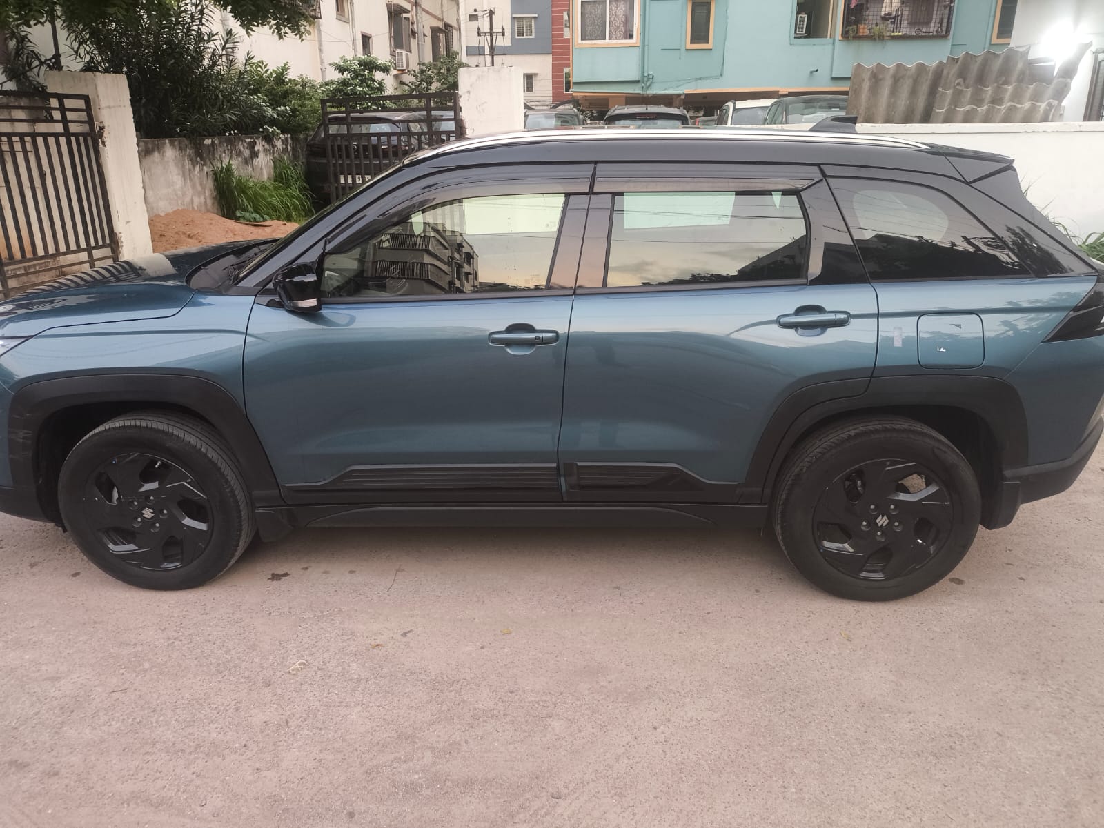 2025 Maruti Suzuki Victoris ZXi SUV 18263 km 1 year for sale in SM ASSOCIATES Hyderabad — photo 3