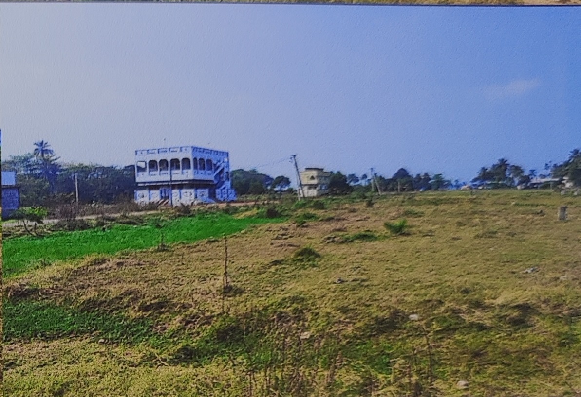 Plot for sale in Tanuku — photo 1