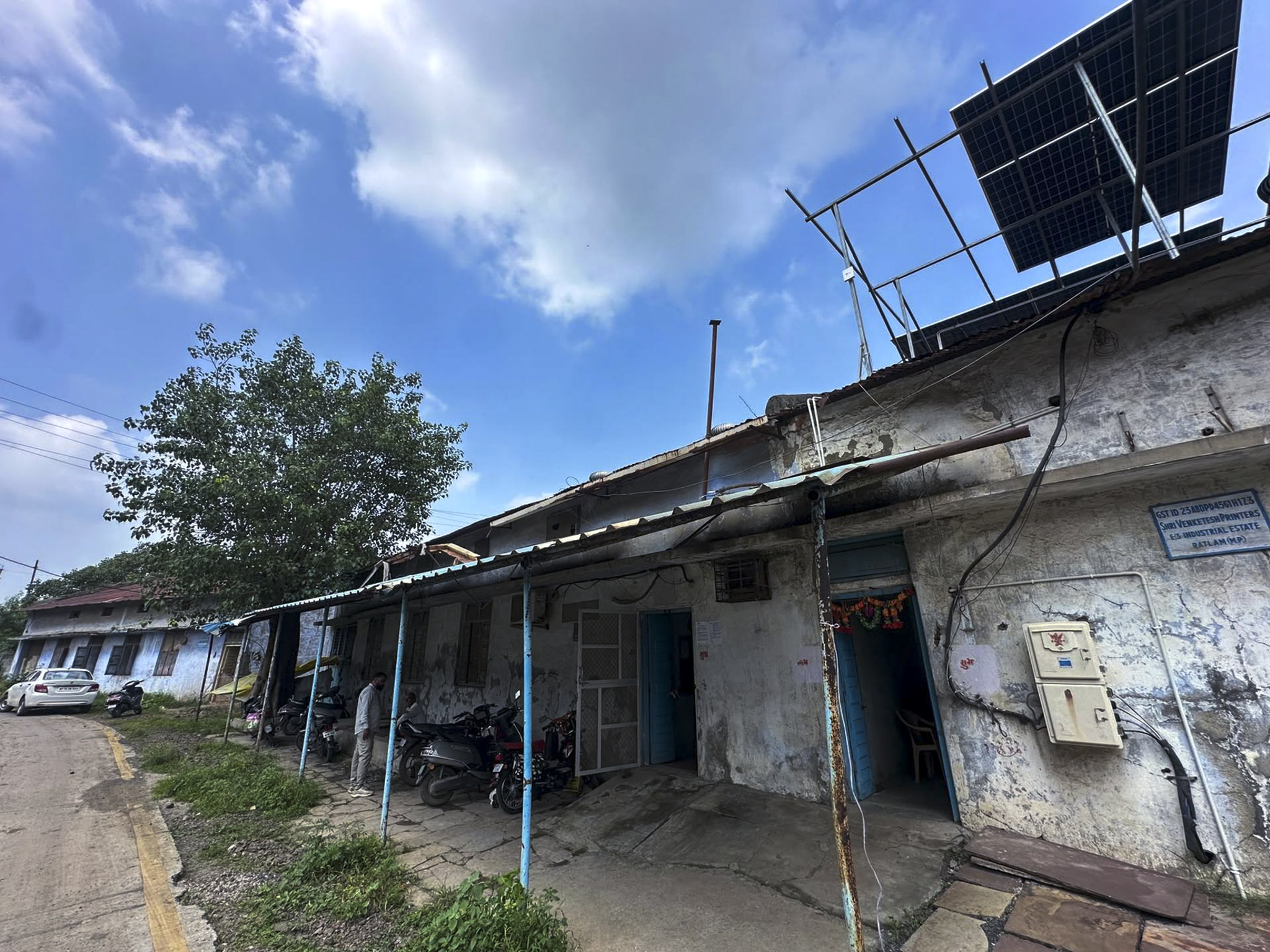 5170 square feet Industrial Plot with Factory Building for sale in INDUSTRIAL AREA RATLAM Ratlam — photo 1