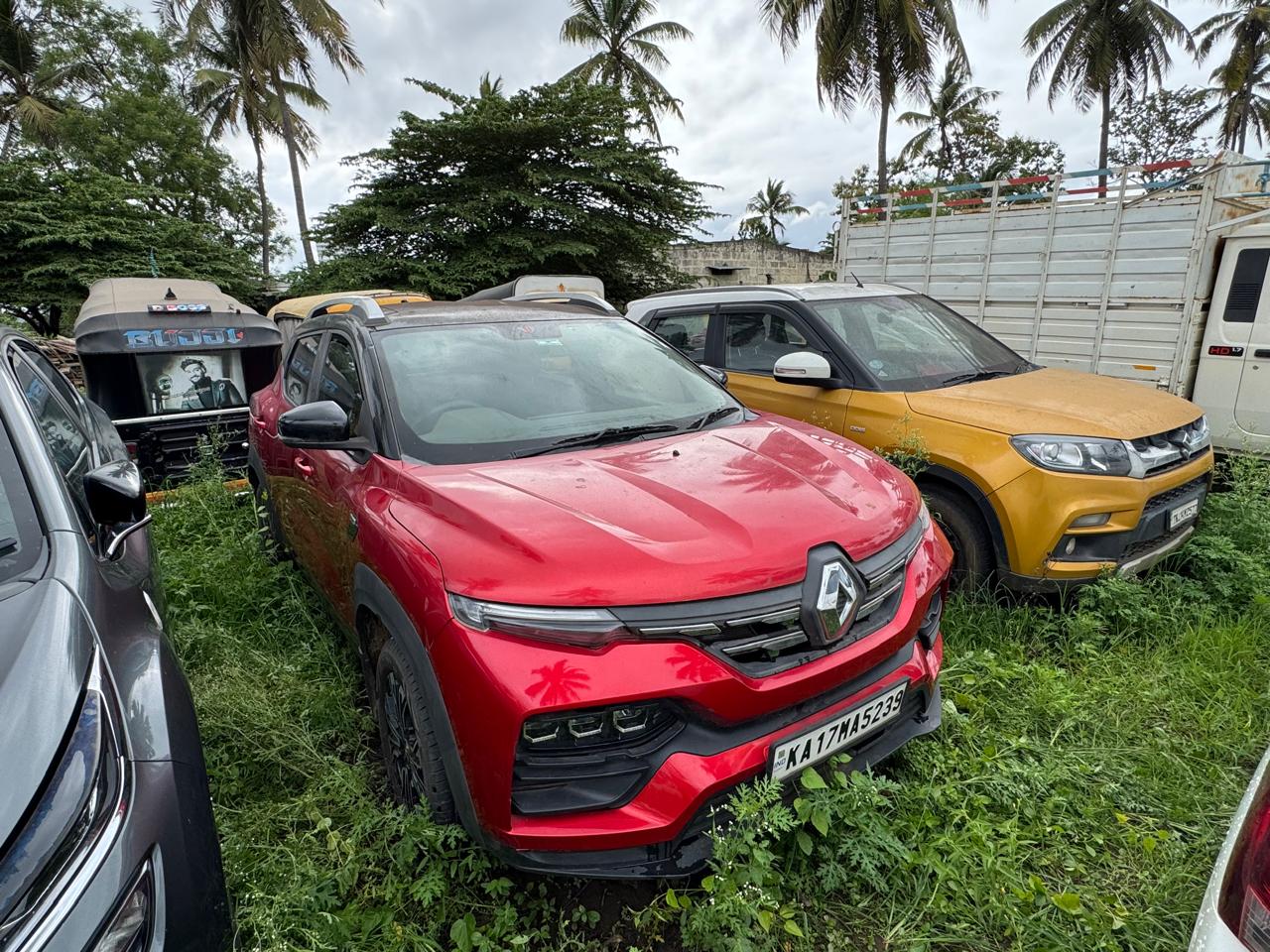 Vehicle Auction Bearing Vehicle NO KA17MA5239 for sale in Davanagere — photo 1