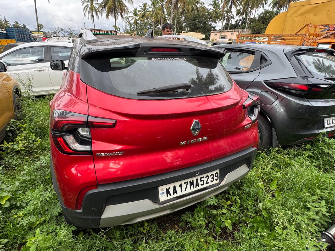 Vehicle Auction Bearing Vehicle NO KA17MA5239 for sale in Davanagere — photo 2