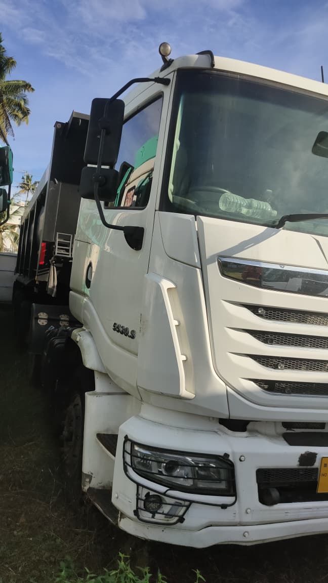 2024 Tata Prima FL 5530.S Standard Trailer 114938 km 2 years for sale in Drive Swap Kollam — photo 2