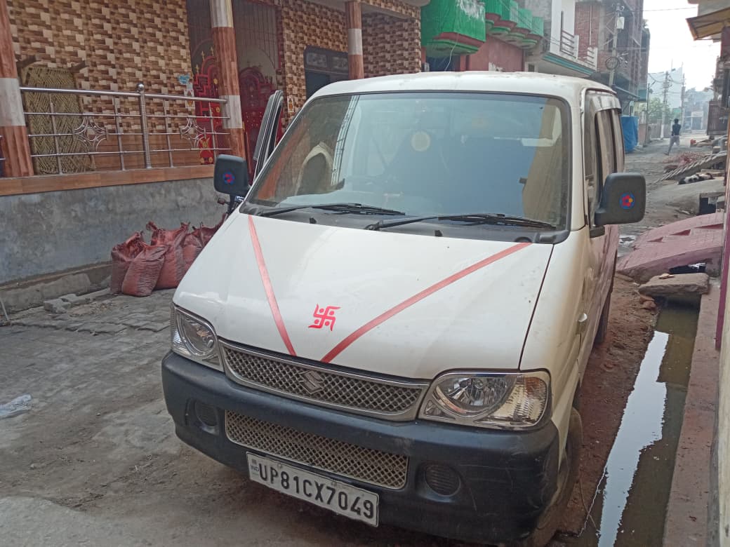 2022 Maruti Suzuki Eeco 7-Seater Van 5000 km 4 years for sale in SBI Main Branch Campus Aligarh — photo 1
