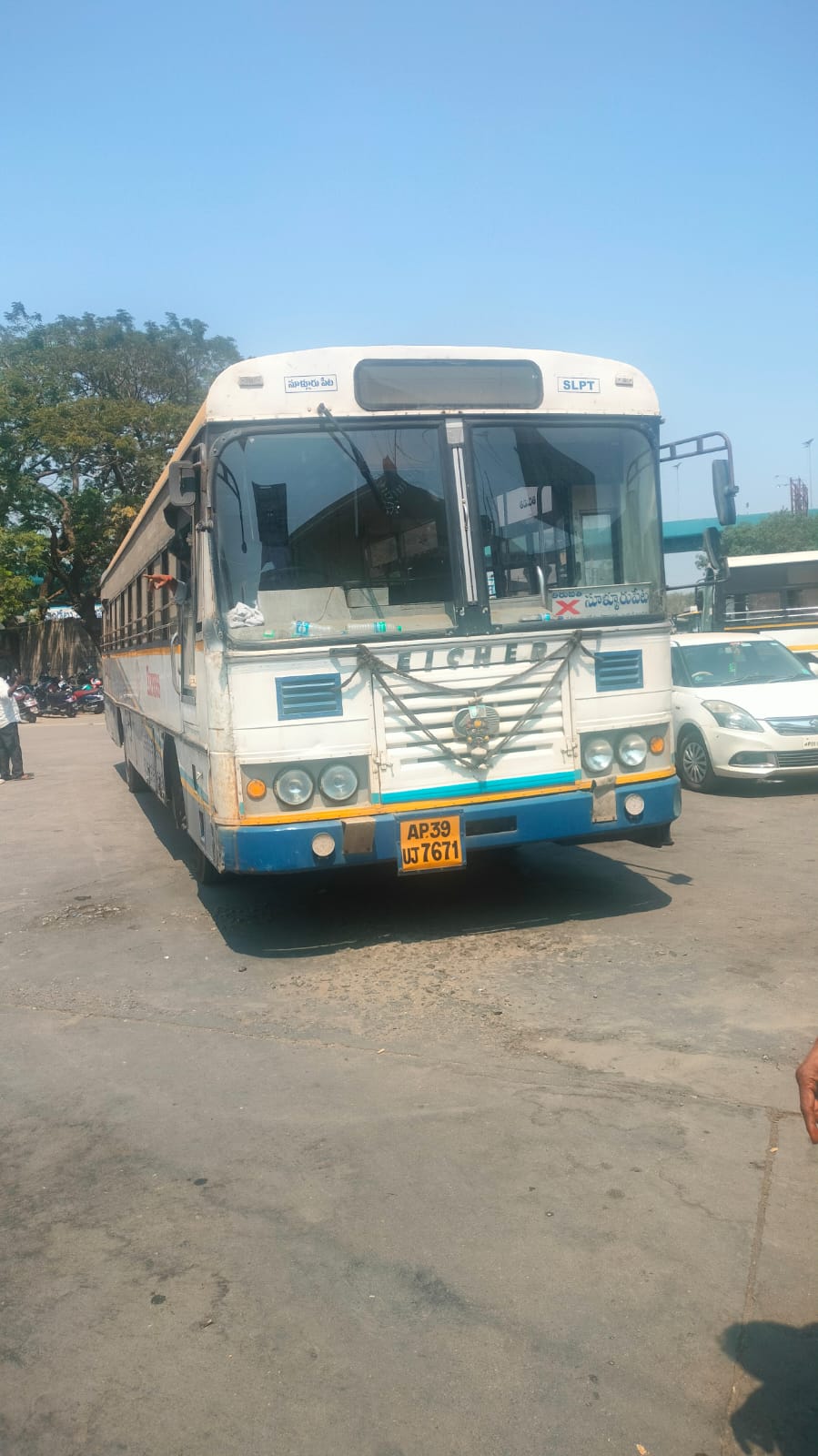 2022 Eicher 6016 R LPO Bus Chassis Bus 100000 km 4 years for sale in Balaji Parking Yard Tirupati — photo 1