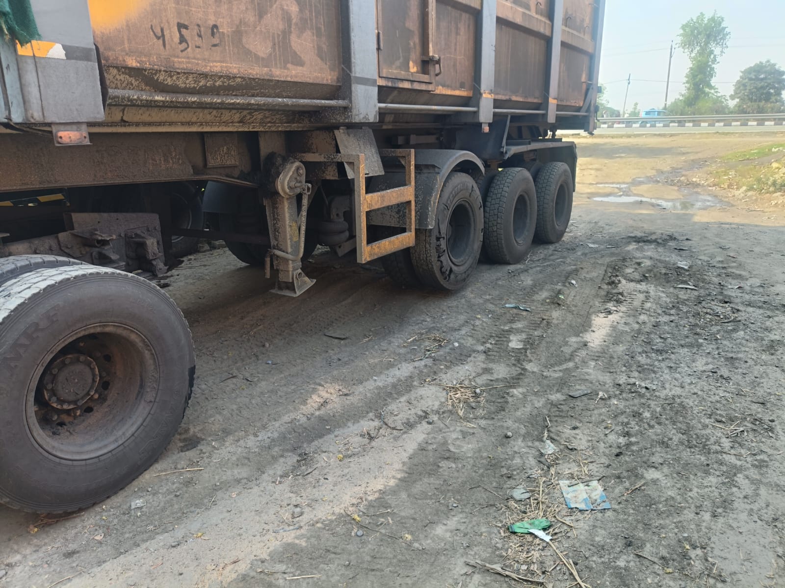 COMMERCIAL VEHICLE for sale in KAUSHAMBI Karari — photo 3