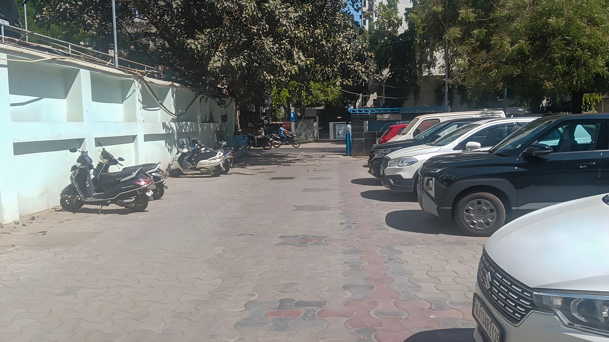 2117.57 square feet Office for sale in CORPORATE HOUSE ANUBHUTI COMMERCIAL CO-OPERATIVE HOUSING SOCIETY LIMITED NEAR TORRENT HOUSE Ahmedabad — photo 2