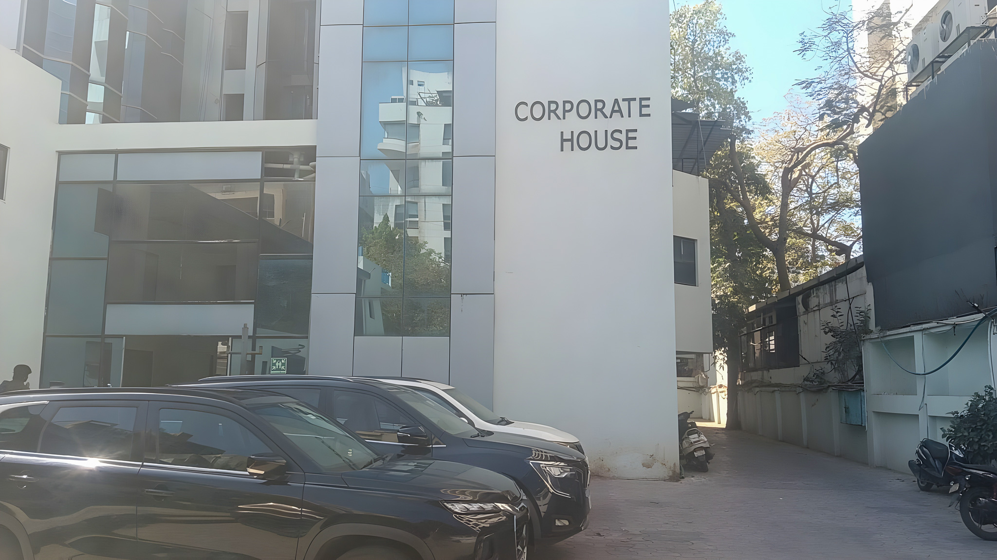 2117.57 square feet Office for sale in CORPORATE HOUSE ANUBHUTI COMMERCIAL CO-OPERATIVE HOUSING SOCIETY LIMITED NEAR TORRENT HOUSE Ahmedabad — photo 23