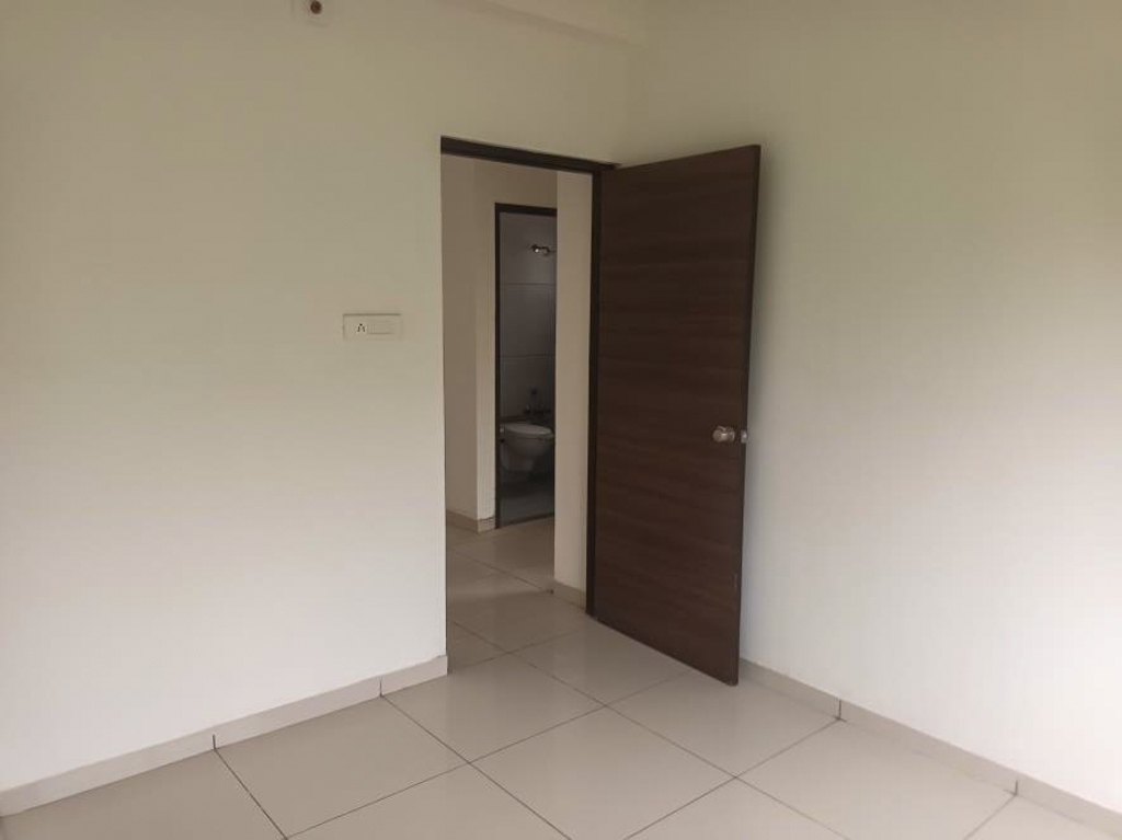 2 BHK Flat for sale in 5th Avenue, Manjalpur, Vadodara Vadodara — photo 10