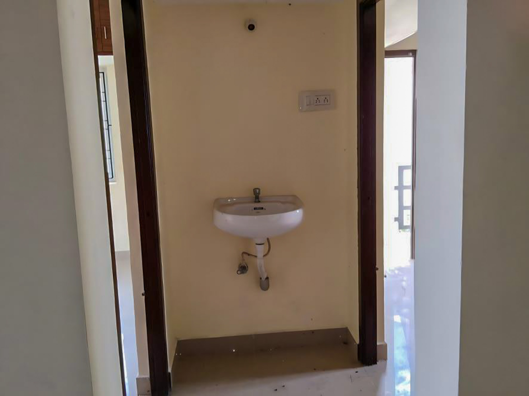 2 BHK Flat for sale in LAKE VIEW, LOCATED IN DEVELIPONG AREA Maraimalai Nagar — photo 2