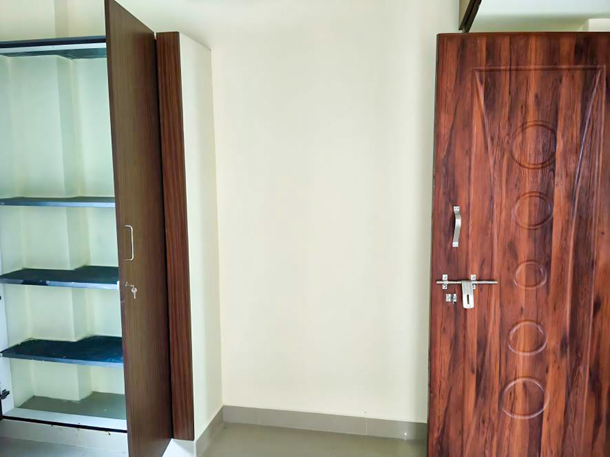 2 BHK Flat for sale in LAKE VIEW, LOCATED IN DEVELIPONG AREA Maraimalai Nagar — photo 3