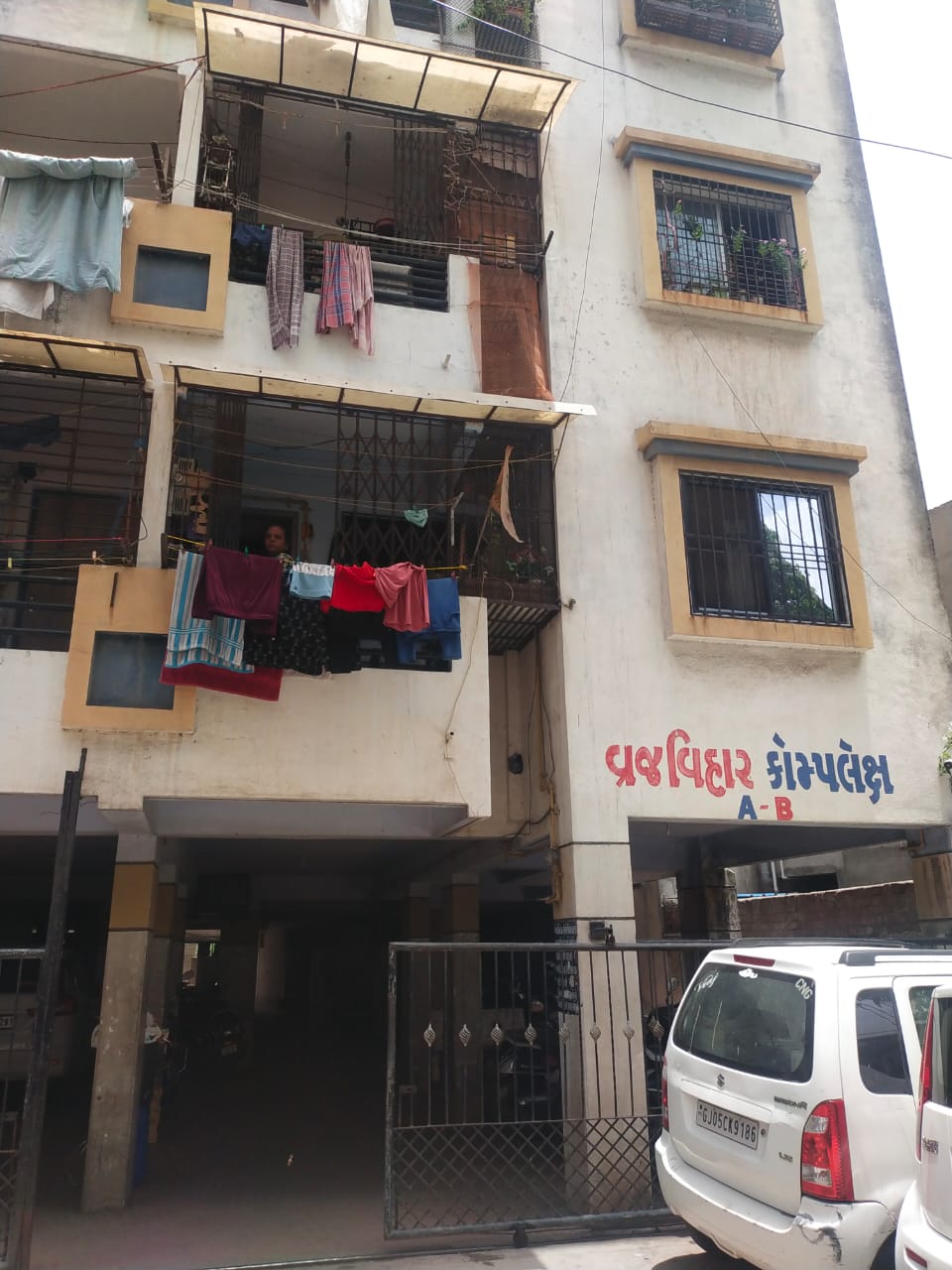 397 square feet Flat for sale in Surat — photo 1
