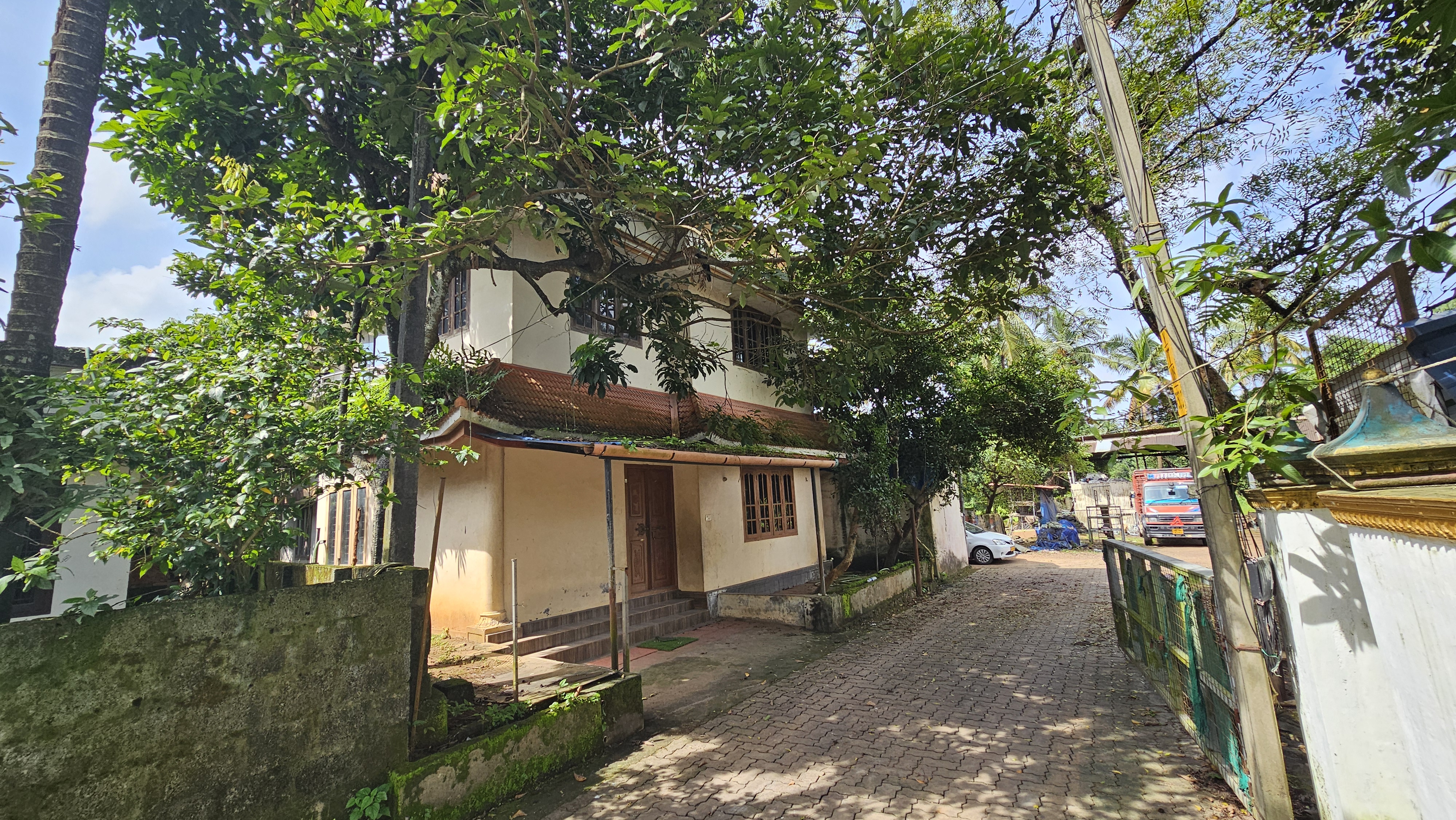 660 square feet Individual House for sale in Perumbavoor — photo 2