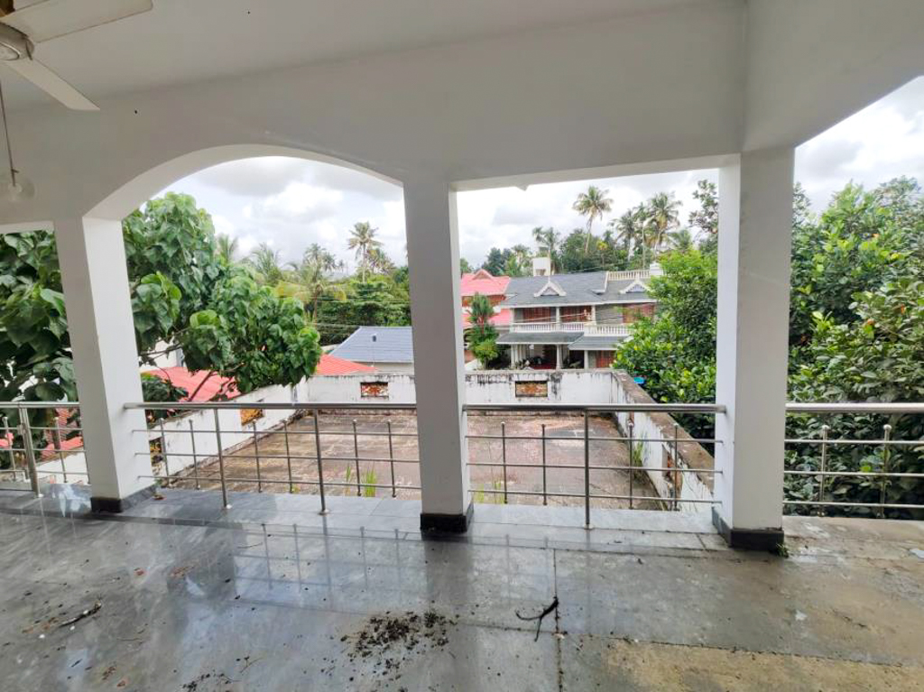 3000 square feet Individual House for sale in SREEMANIKANDAN, NELLAYI Parappukkara — photo 25