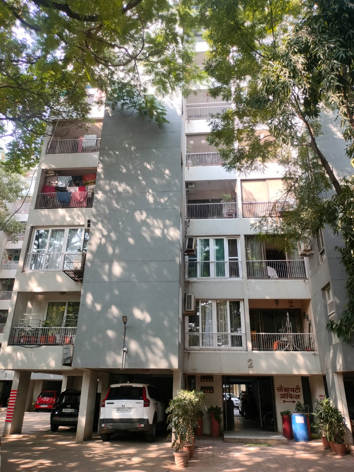 2 BHK Flat for sale in SUNIKET APARTMENT, RESIDENTIAL AREA Indore — photo 2