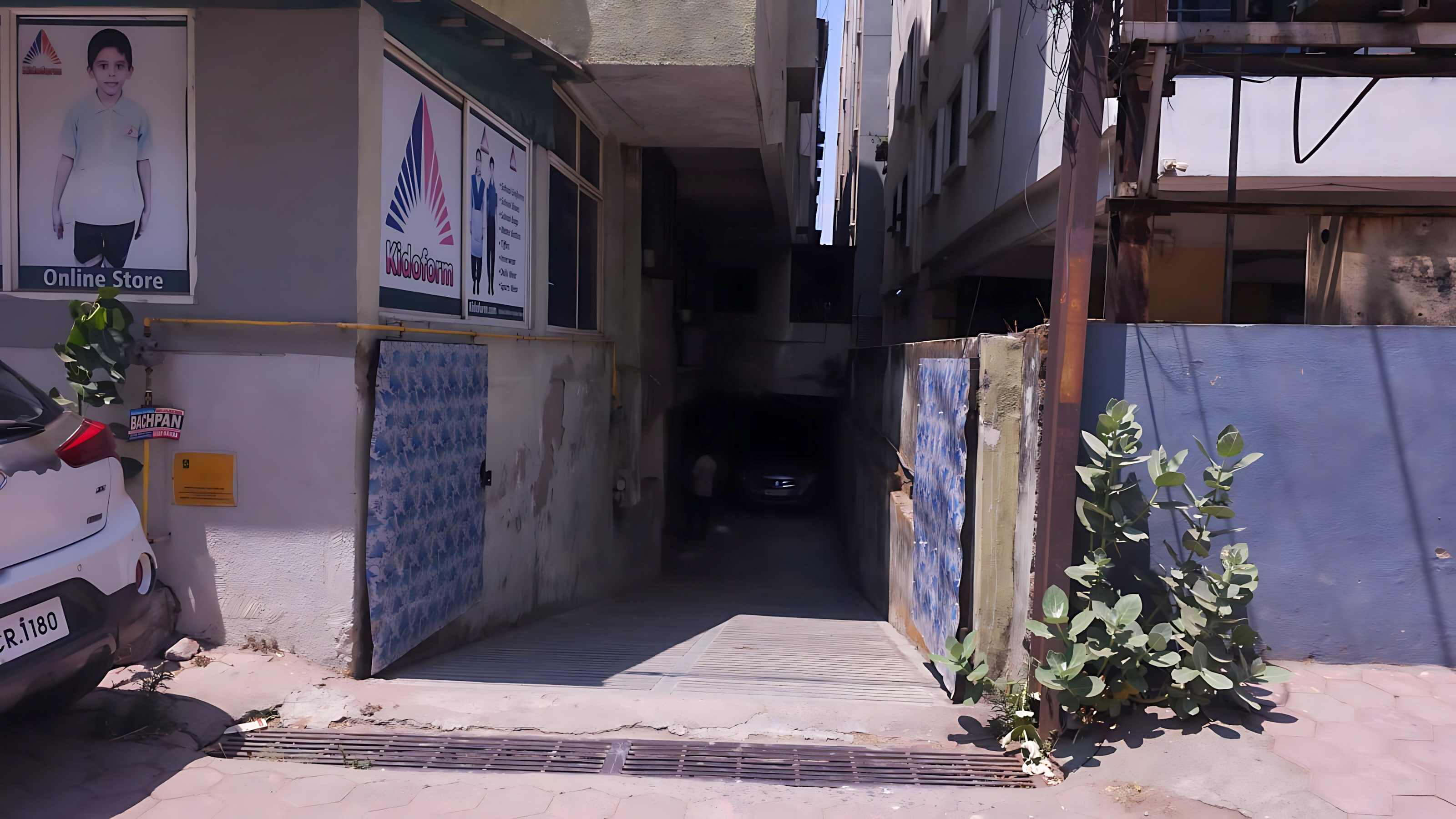 2 BHK Flat for sale in GULMOHAR VATIKA, Kanchan Vihar Colony, Village- Niranjanpur, Tehsil & Distt. – Indore (M.P.). Indore — photo 5
