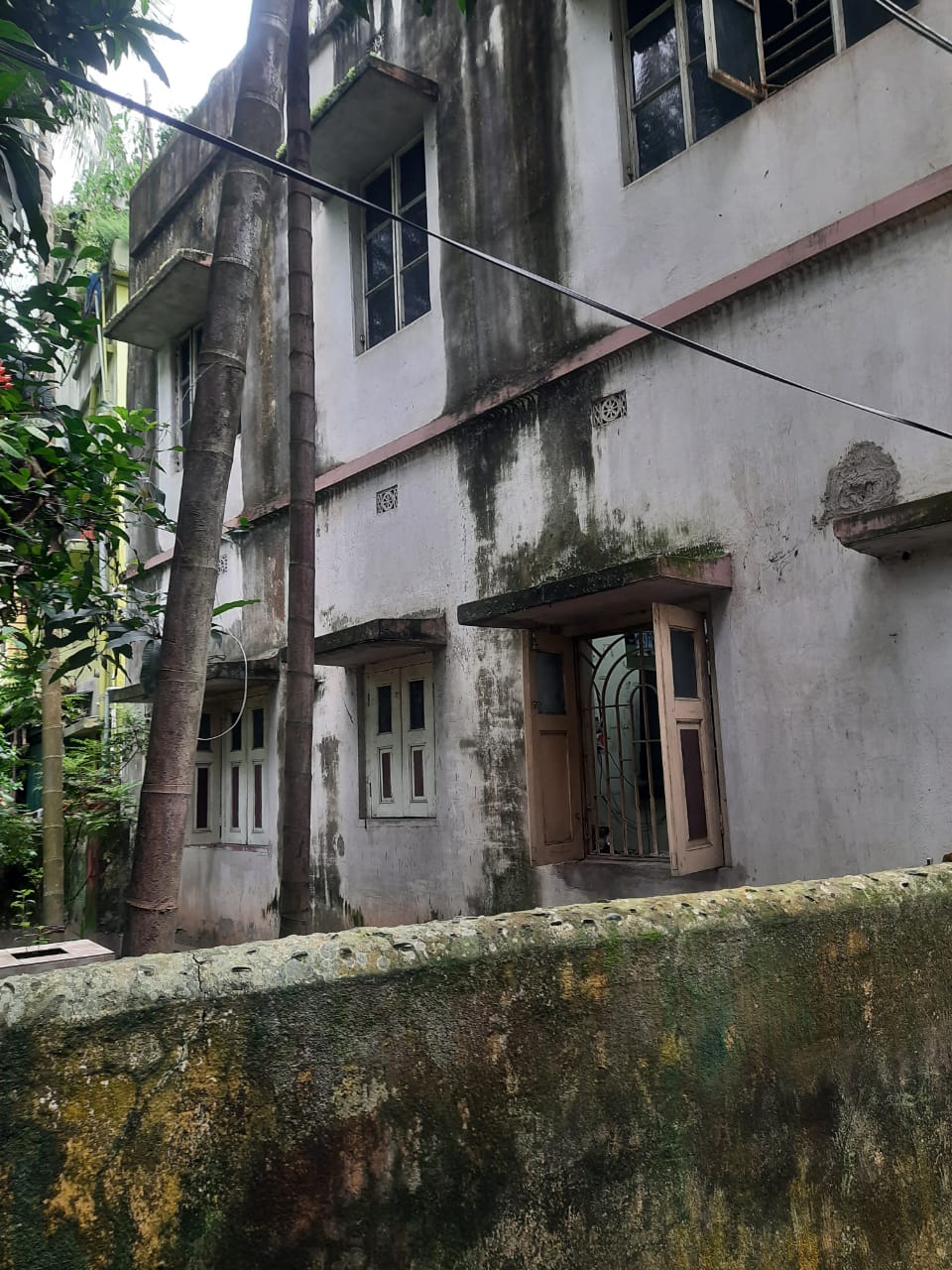 438 square feet Individual House for sale in KAMARHATI Kolkata — photo 3