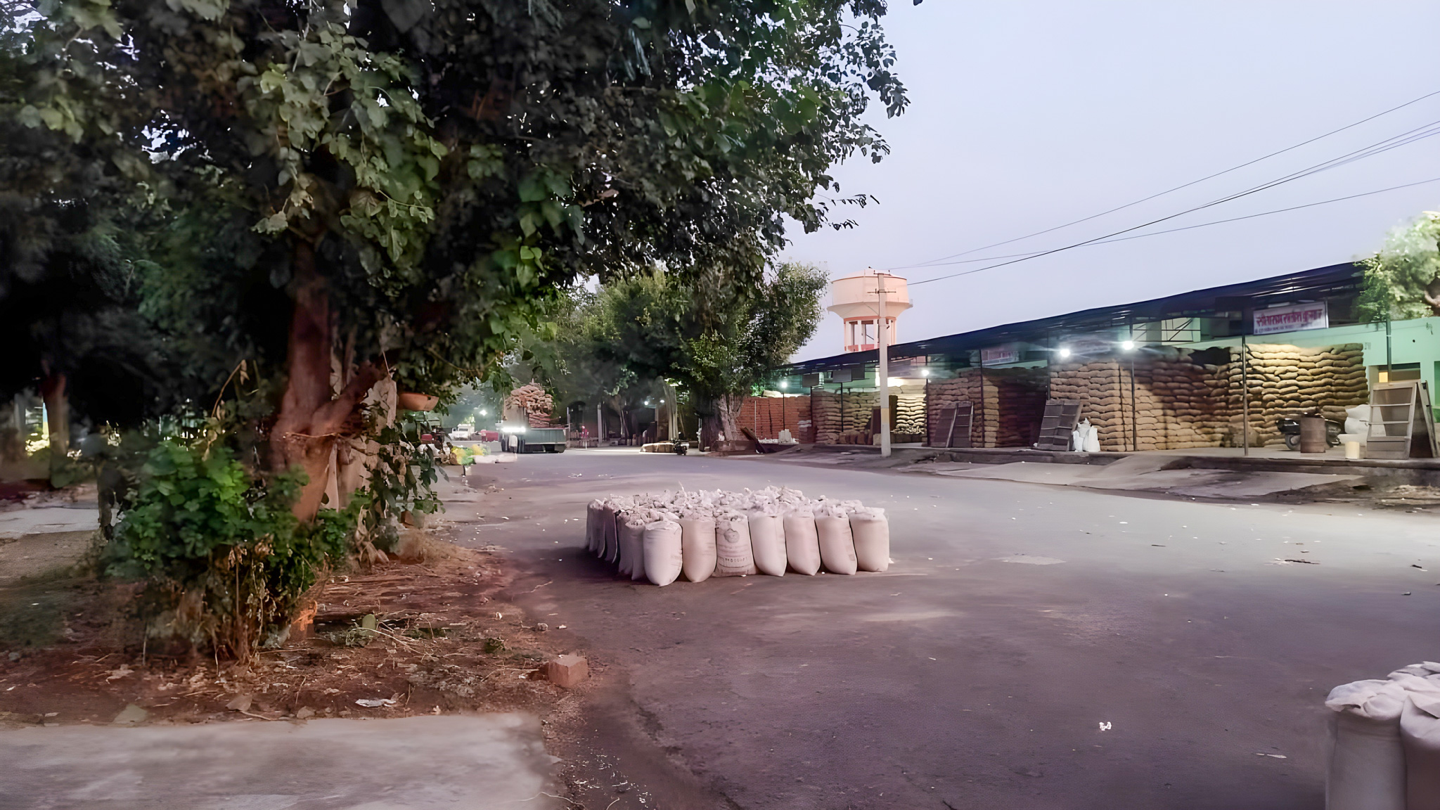 1200 square feet Shops for sale in Khairthal — photo 4