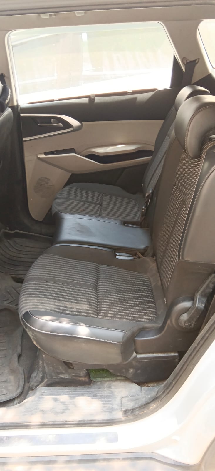 2024 Kia Carens Prestige MPV 33430 km 2 years for sale in Sai parking Mumbai — photo 7