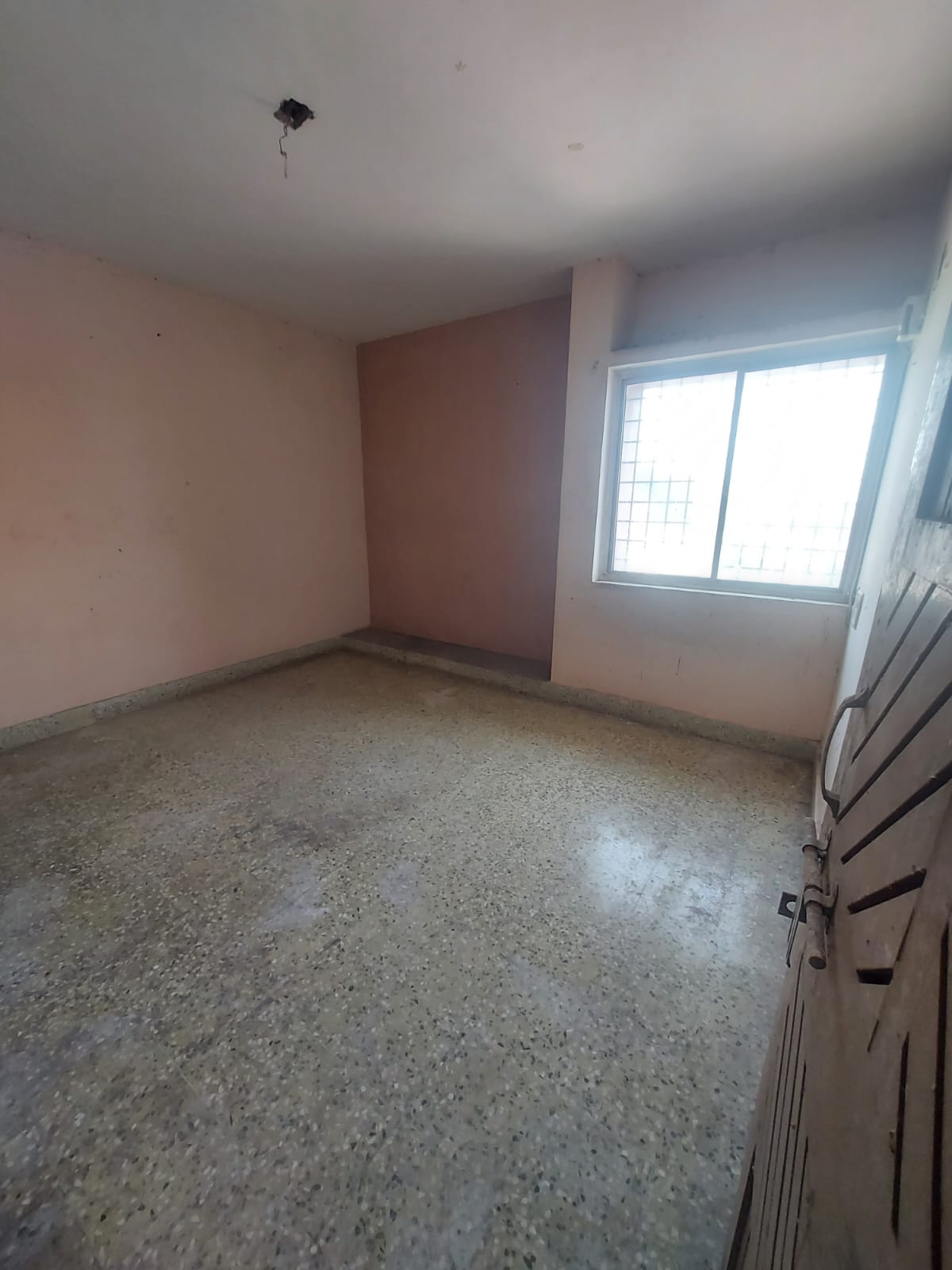 822 square feet Flat for sale in Surat — photo 3