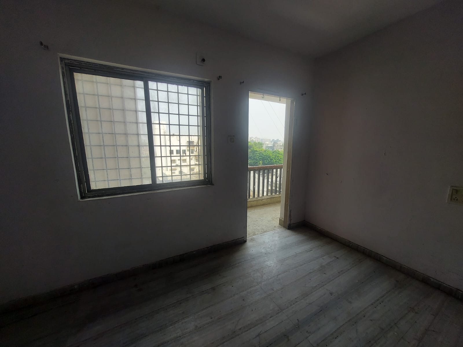 822 square feet Flat for sale in Surat — photo 3