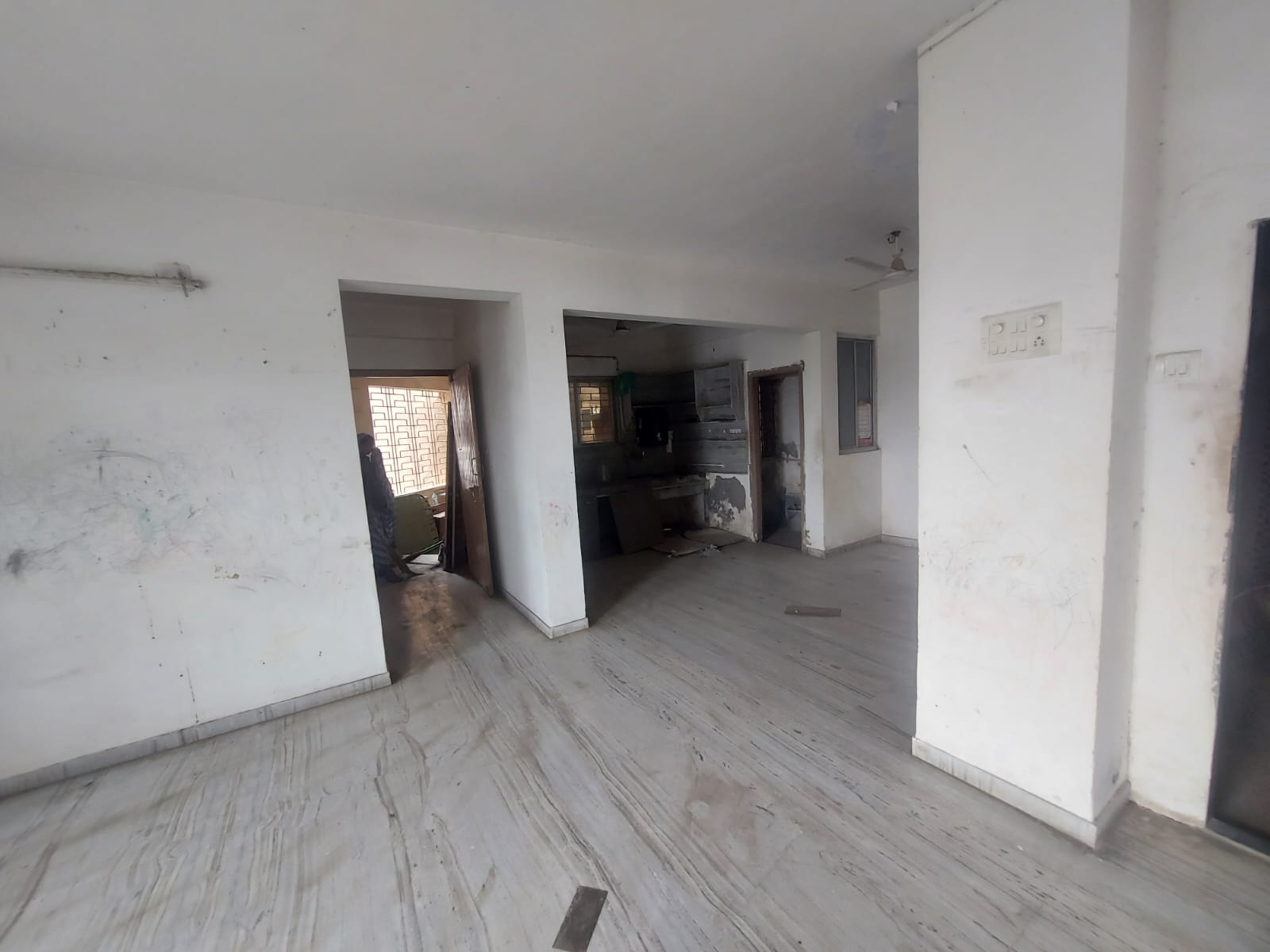 822 square feet Flat for sale in Surat — photo 2