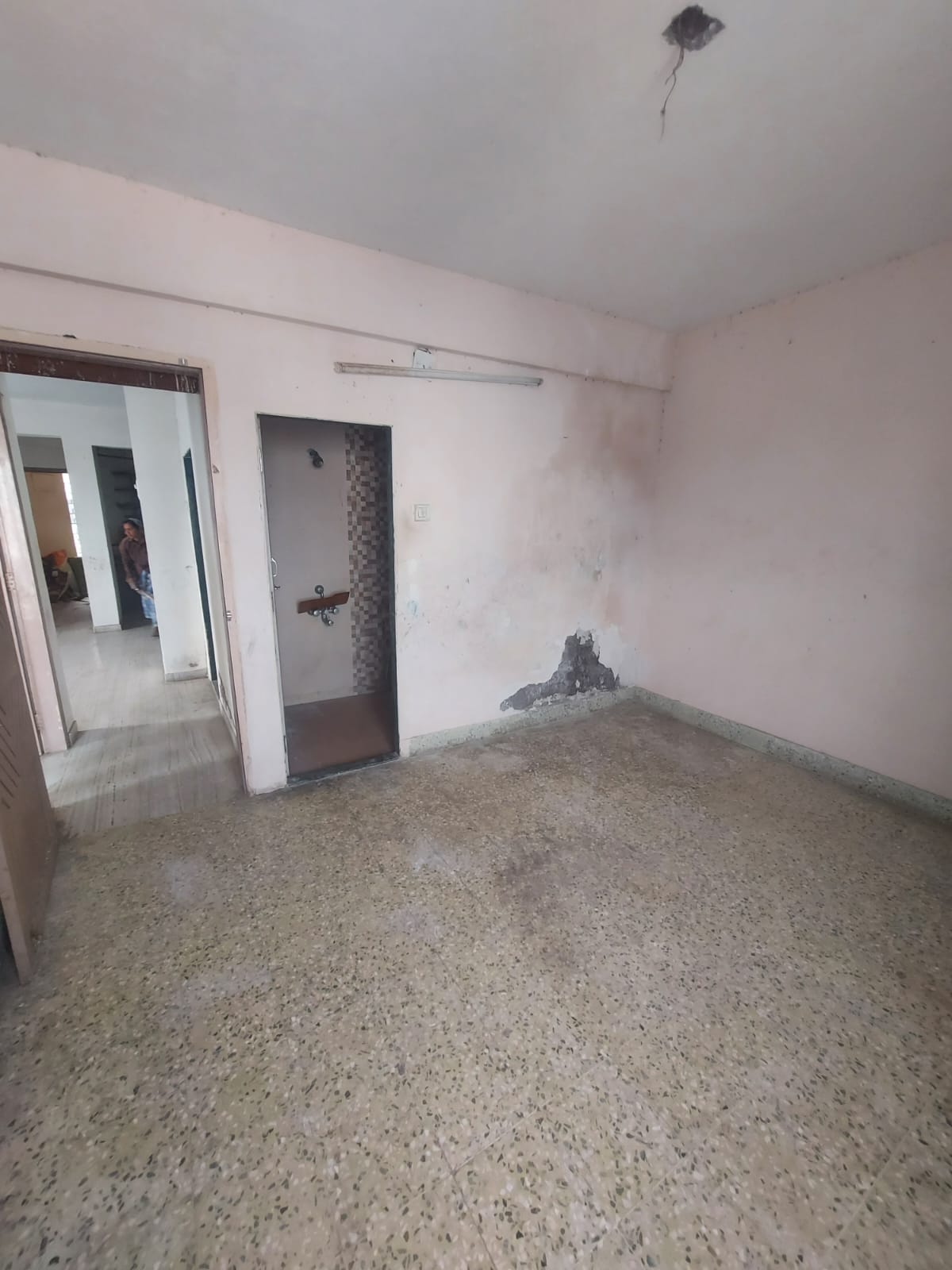 822 square feet Flat for sale in Surat — photo 3