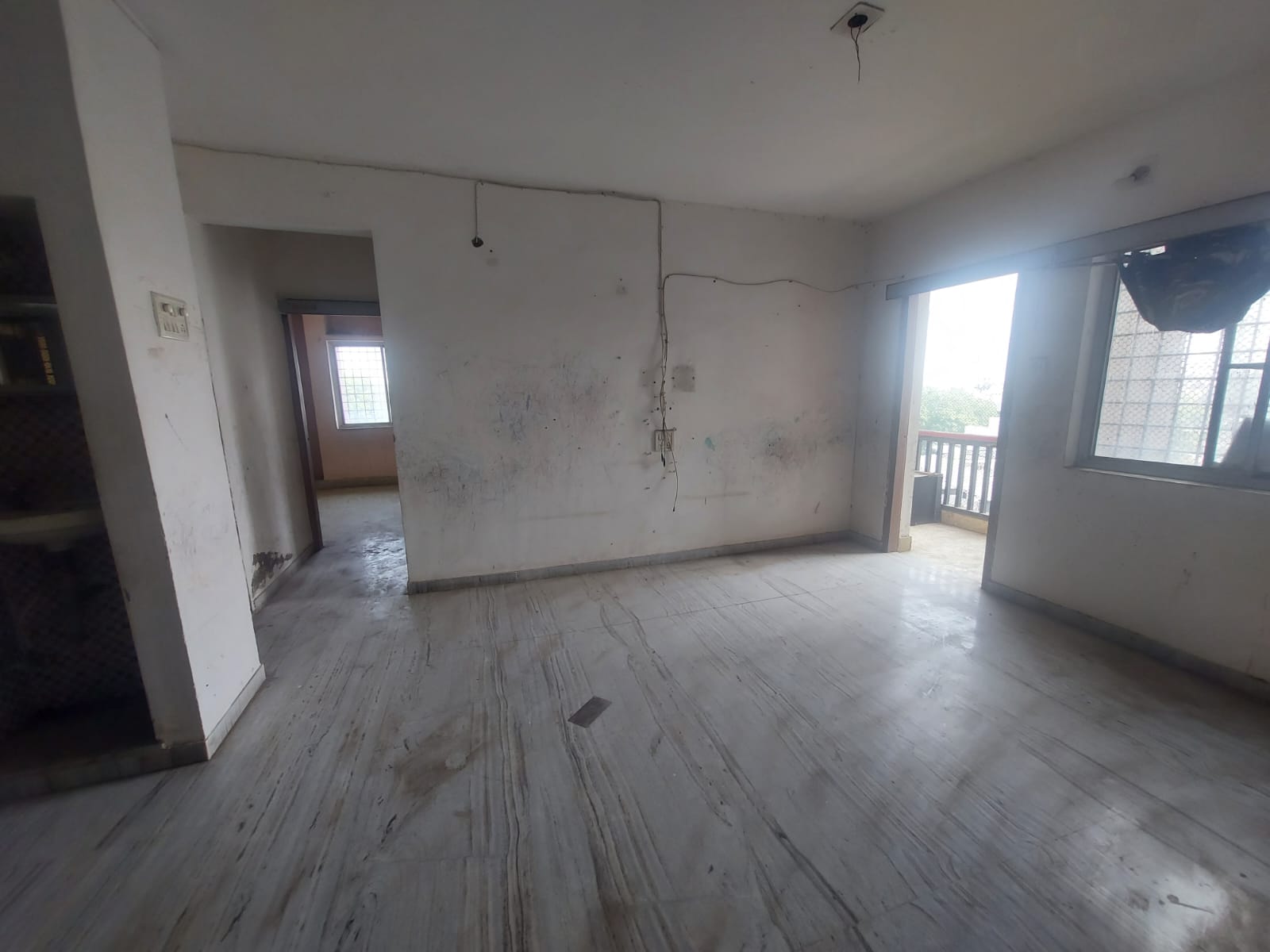 822 square feet Flat for sale in Surat — photo 3