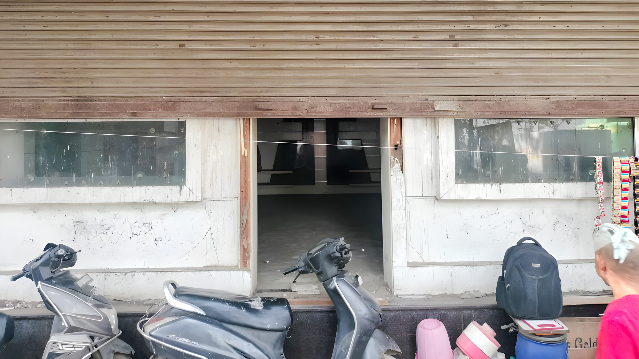 660 square feet Shops for sale in KAROL BAGH New Delhi — photo 3