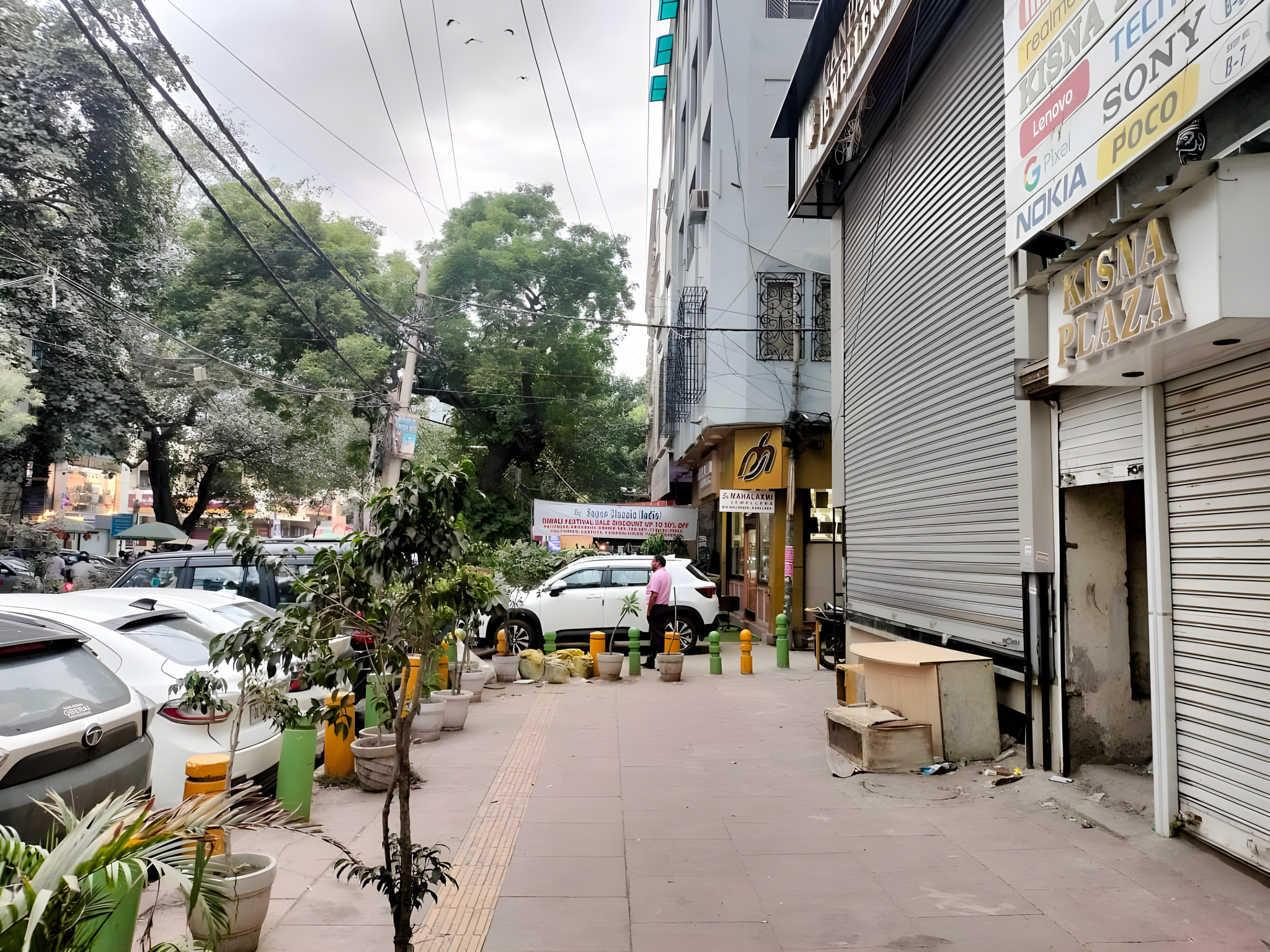 400 square feet Shops for sale in KAROL BAGH New Delhi — photo 8
