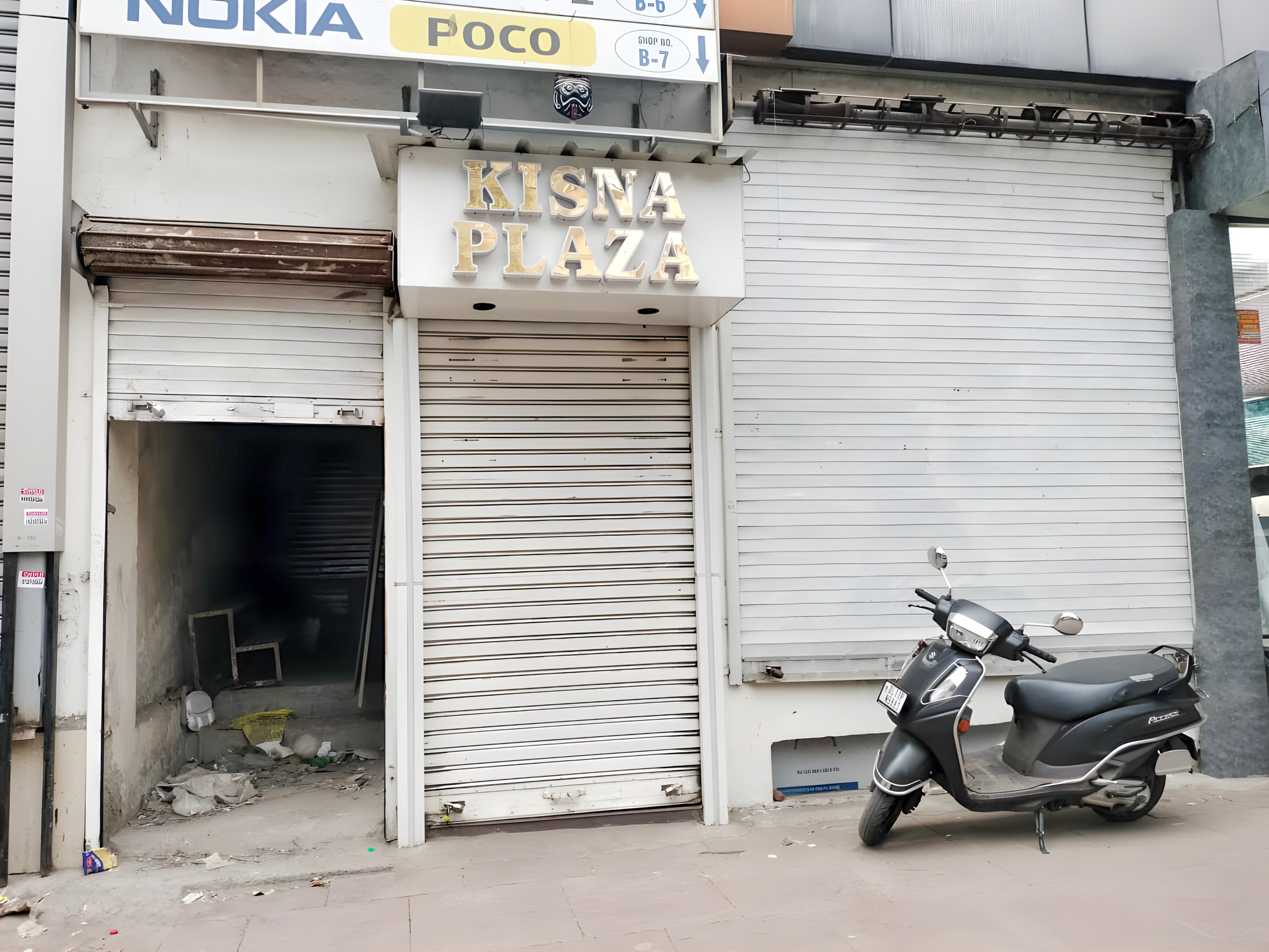 400 square feet Shops for sale in KAROL BAGH New Delhi — photo 5