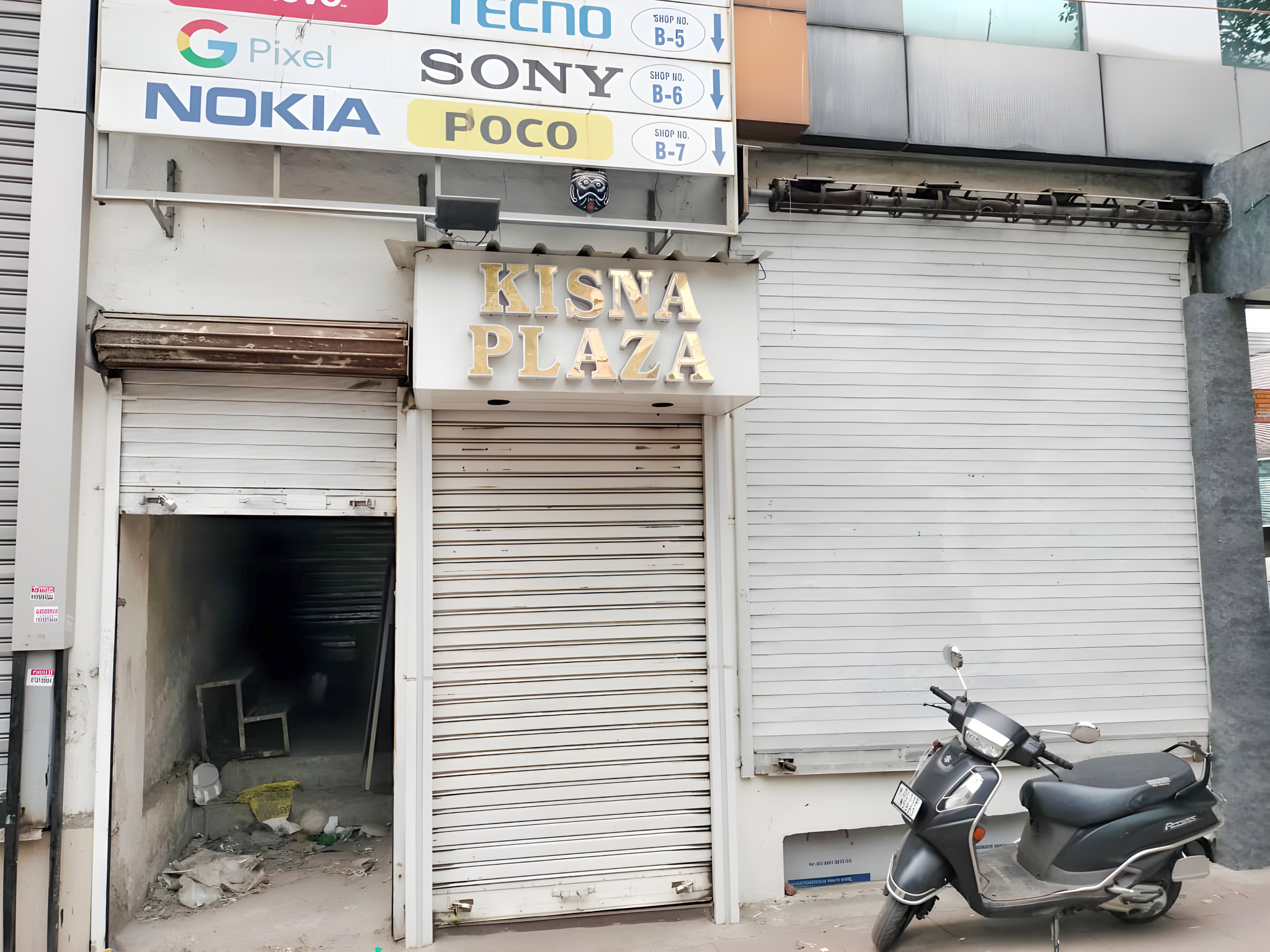 400 square feet Shops for sale in KAROL BAGH New Delhi — photo 6